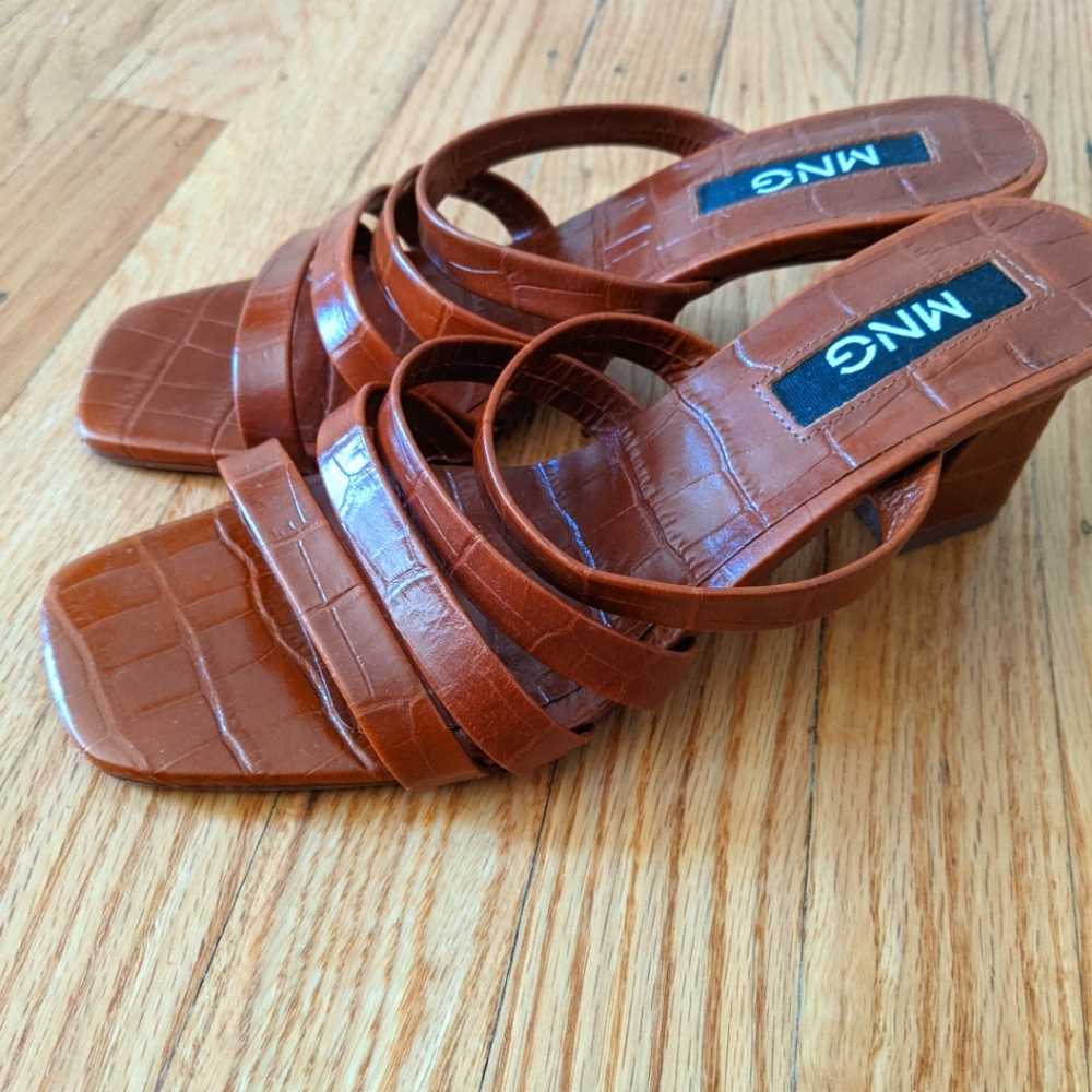 Croc Strappy sandals/mules